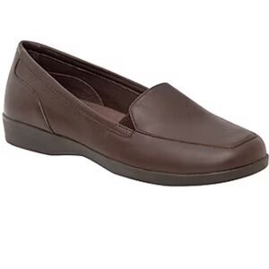 Easy Spirit Womens dark Brown Leather Loafer Slip on size 7wide “Devitt" NIB